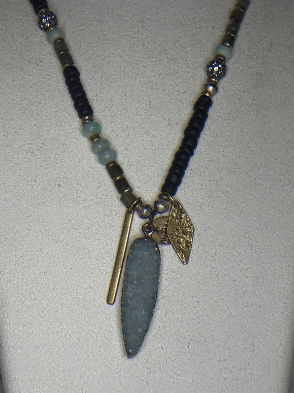 Stella & dot Druzy Pendant Beaded Necklace in Light Blue and Gold